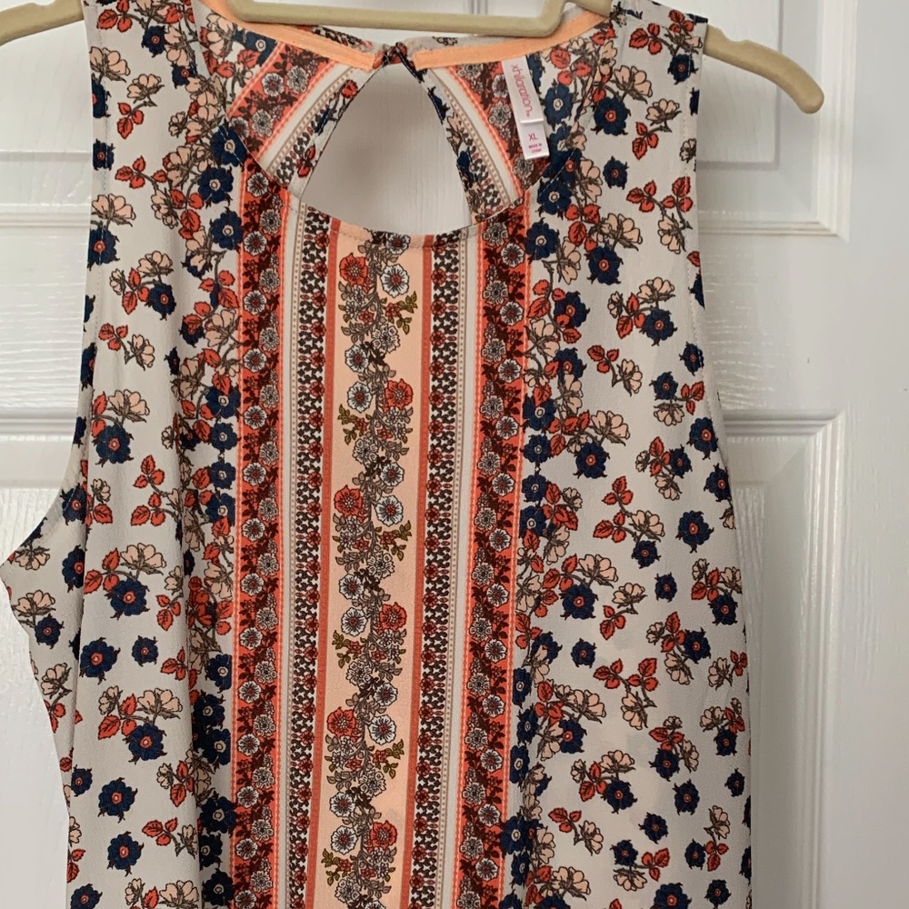 Sleeveless Swing top